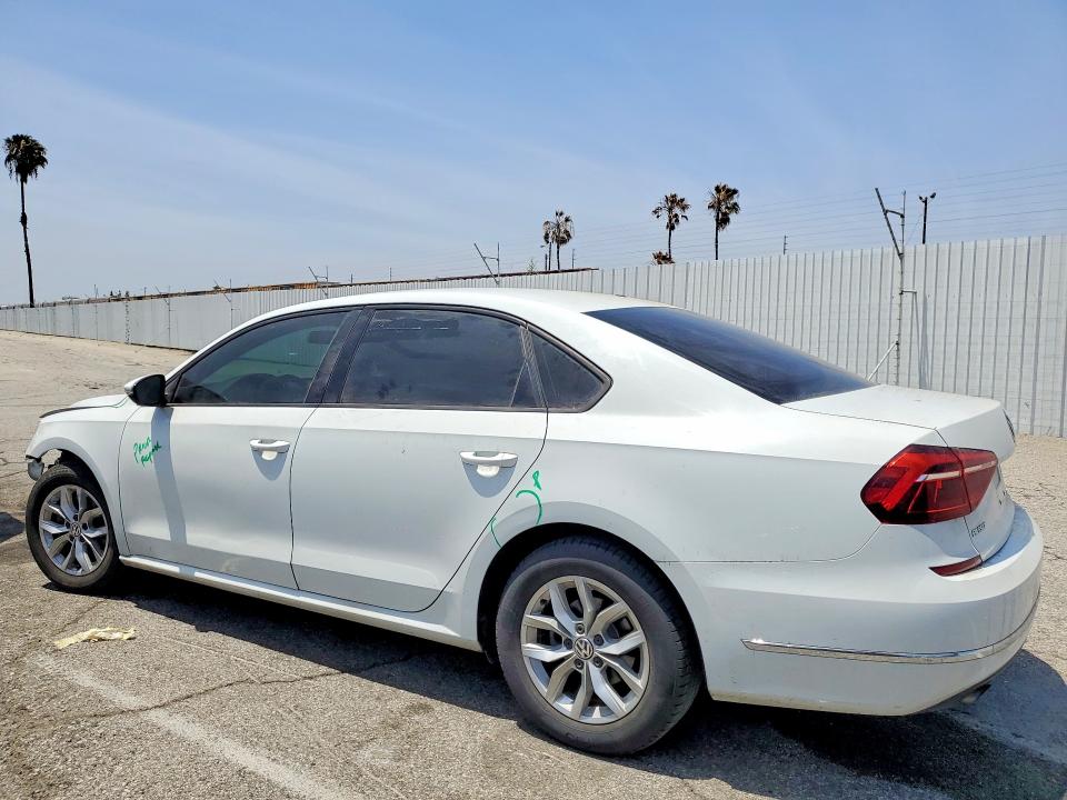 Продажа на аукционе авто 2018 Volkswagen Passat, vin: 1VWAA7A33JC036717, номер лота: 54727566