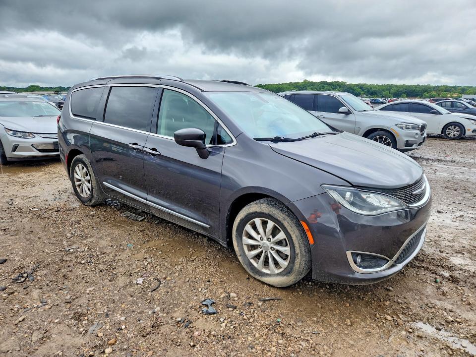 58390156 :رقم المزاد ، 2C4RC1BG5KR721423 vin ، 2019 Chrysler Pacifica مزاد بيع