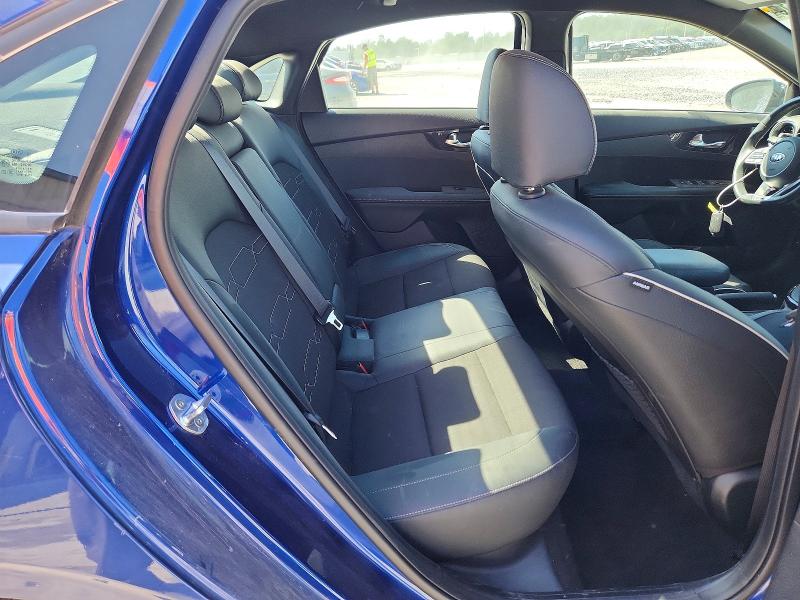 57421716 :رقم المزاد ، 3KPF34AD5ME375325 vin ، 2021 Kia Forte مزاد بيع