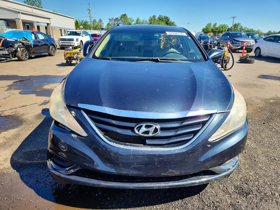 2011 Hyundai Sonata მანქანა იყიდება აუქციონზე, vin: 5NPEB4AC8BH010085, აუქციონის ნომერი: 57656176