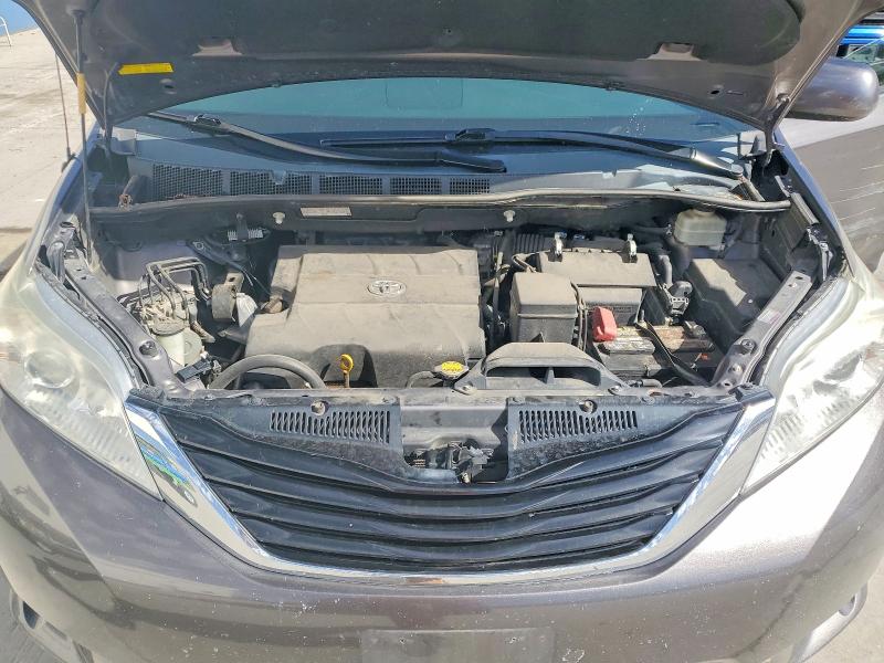 54905336 :رقم المزاد ، 5TDKK3DC2CS216572 vin ، 2012 Toyota Sienna مزاد بيع
