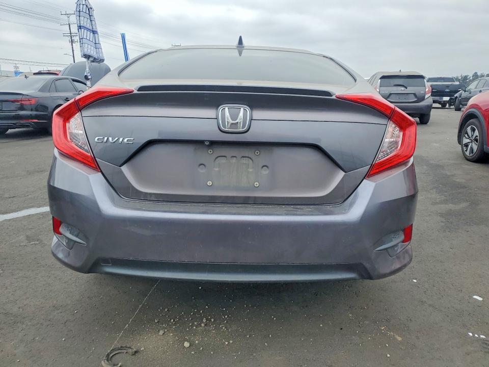 Продажа на аукционе авто 2018 Honda Civic, vin: JHMFC1F38JX005964, номер лота: 57884776