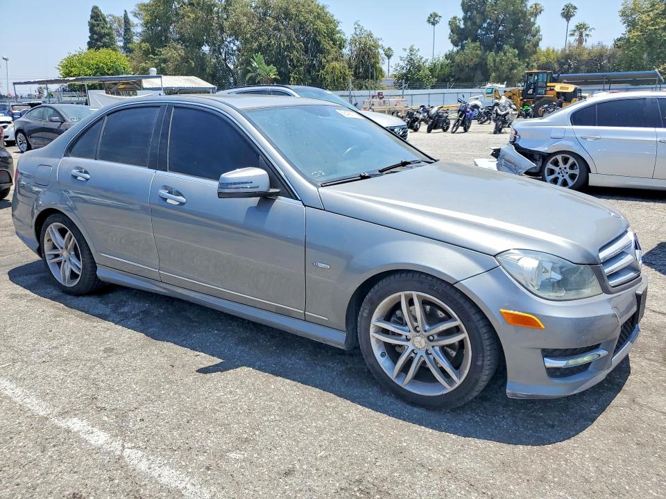 58492126 :رقم المزاد ، WDDGF4HB1CR216486 vin ، 2012 Mercedes-benz C مزاد بيع