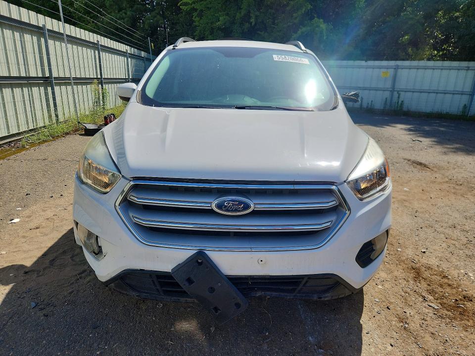 Продаж на аукціоні авто 2018 Ford Escape, vin: 1FMCU0GD7JUC64879, номер лоту: 55820066