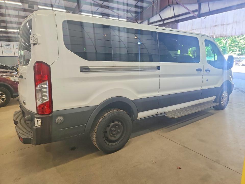 56410096 :رقم المزاد ، 1FBZX2YG4FKA83515 vin ، 2015 Ford Transit مزاد بيع