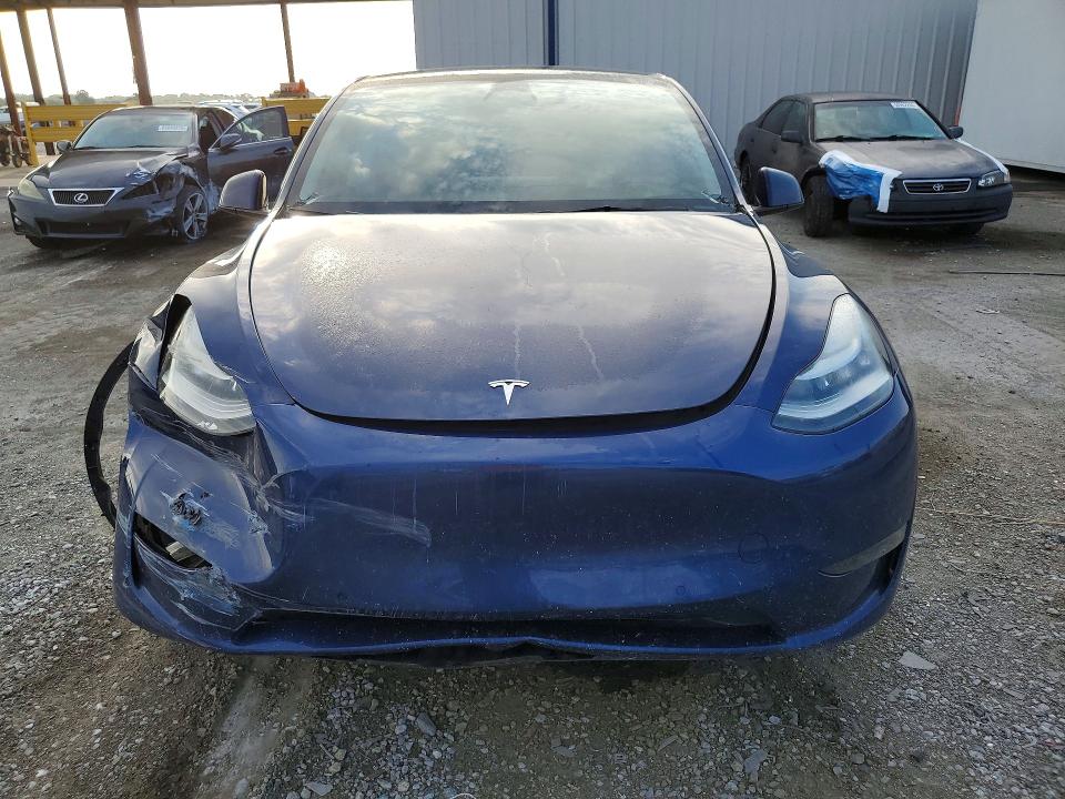 85457635 :رقم المزاد ، 7SAYGAEE8NF383562 vin ، 2022 Tesla Model Y مزاد بيع