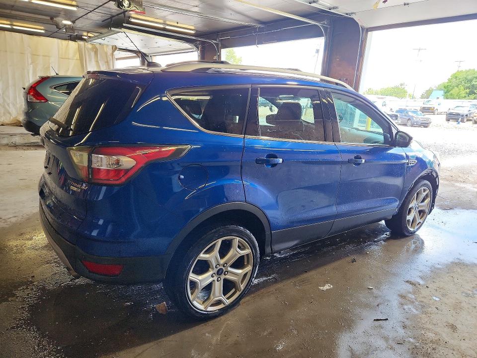 Продажа на аукционе авто 2017 Ford Escape, vin: 1FMCU9JD1HUA97961, номер лота: 58240356