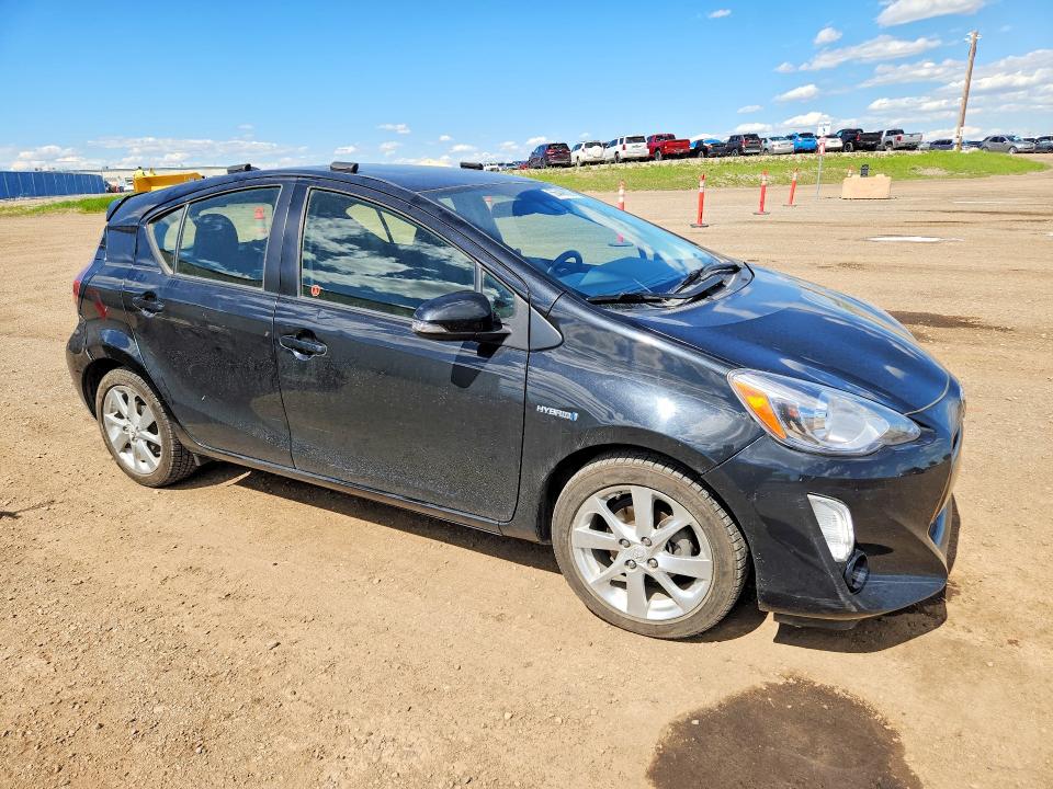 56448826 :رقم المزاد ، JTDKDTB33G1118666 vin ، 2016 Toyota Prius C مزاد بيع