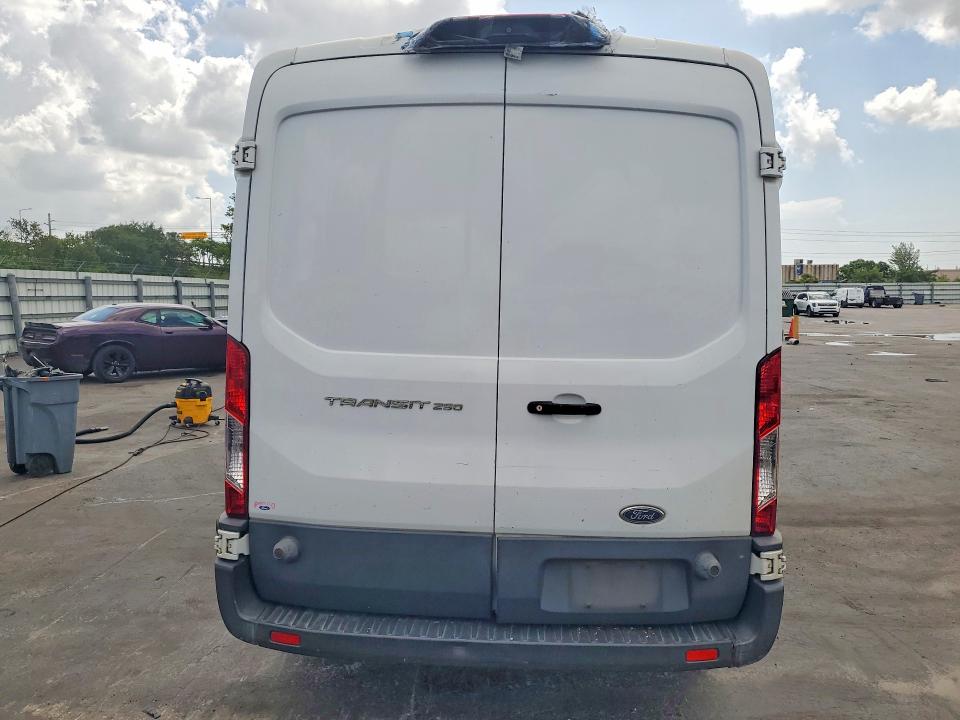 Продажа на аукционе авто 2018 Ford Transit, vin: 1FTYR2CM2JKB13604, номер лота: 58773826