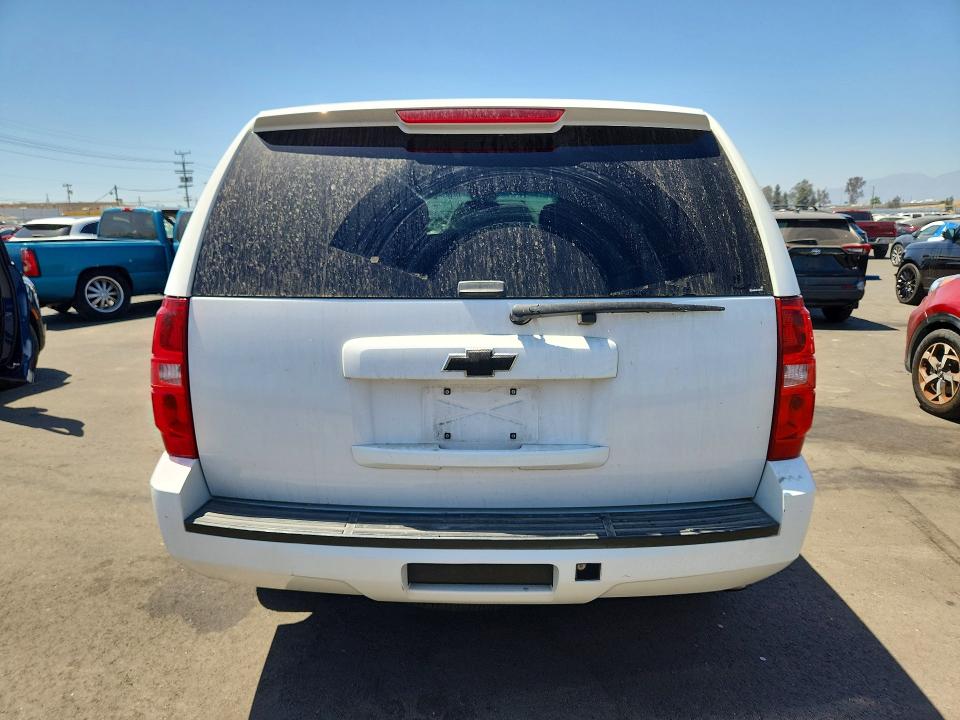 55623896 :رقم المزاد ، 1GNLC2E02BR321763 vin ، 2011 Chevrolet Tahoe مزاد بيع
