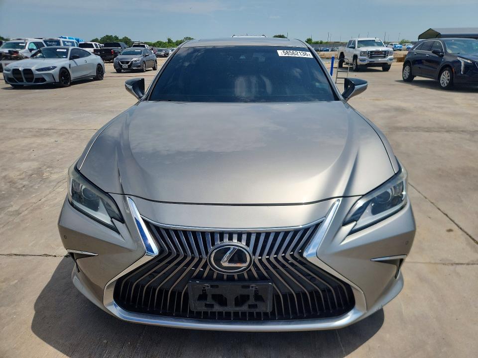 58562136 :رقم المزاد ، 58ABZ1B15KU019167 vin ، 2019 Lexus Es مزاد بيع