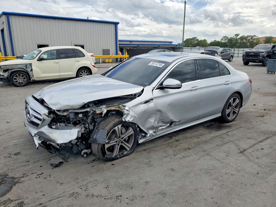 56114746 :رقم المزاد ، W1KZF8DB8LA837342 vin ، 2020 Mercedes-benz E مزاد بيع