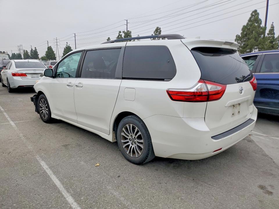 58772036 :رقم المزاد ، 5TDYZ3DC2KS966431 vin ، 2019 Toyota Sienna مزاد بيع