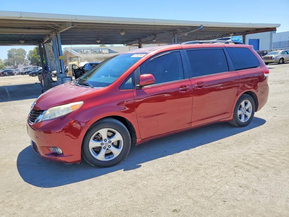 Продажа на аукционе авто 2012 Toyota Sienna, vin: 5TDKK3DC0CS206414, номер лота: 55782846