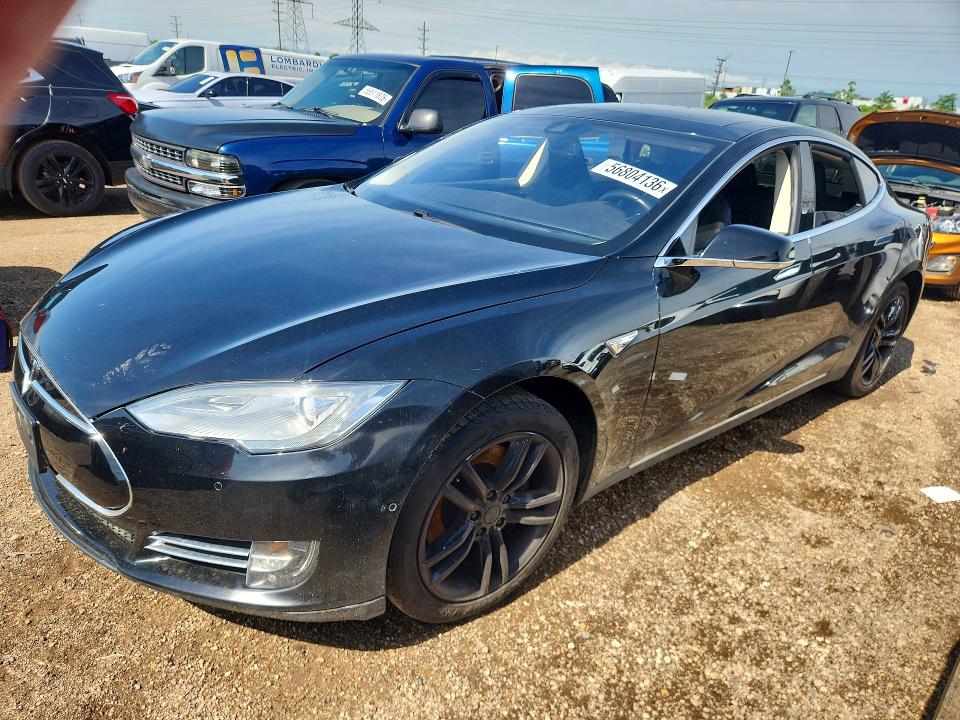 56804136 :رقم المزاد ، 5YJSA1H18FF080201 vin ، 2015 Tesla Model S مزاد بيع