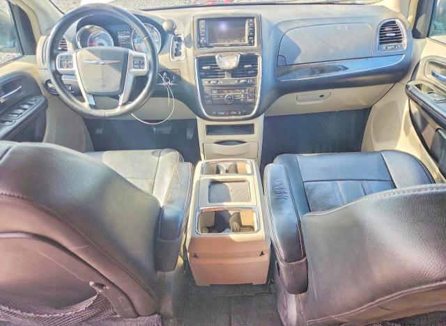 2015 Chrysler Town & Country მანქანა იყიდება აუქციონზე, vin: 2C4RC1BG5FR588894, აუქციონის ნომერი: 56755876