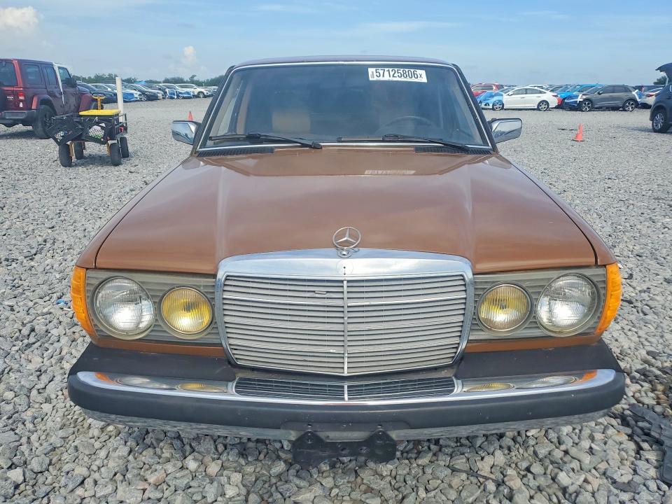 57125806 :رقم المزاد ، 12312312161460 vin ، 1980 Mercedes-benz 240 مزاد بيع