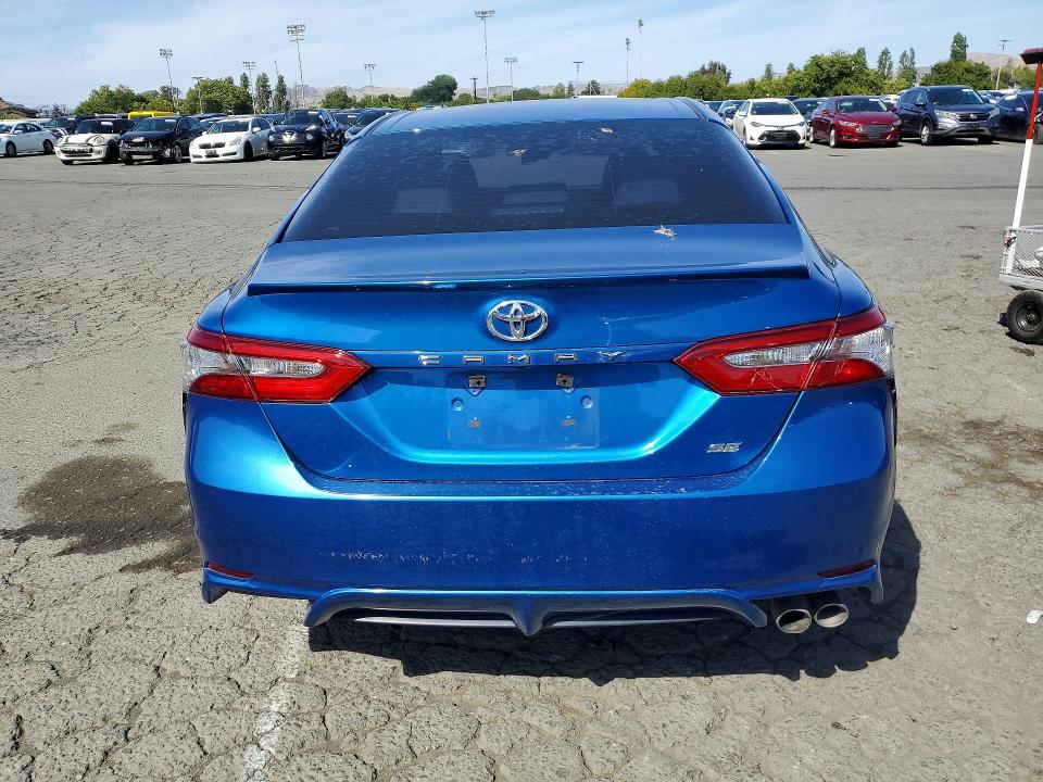 2018 Toyota Camry მანქანა იყიდება აუქციონზე, vin: 4T1B11HK1JU035203, აუქციონის ნომერი: 55988836