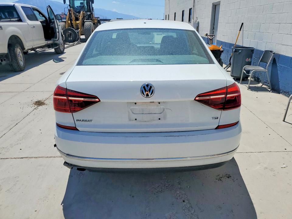 2018 Volkswagen Passat მანქანა იყიდება აუქციონზე, vin: 1VWAA7A39JC018819, აუქციონის ნომერი: 58050906