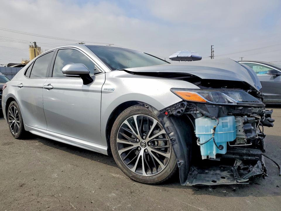 55941136 :رقم المزاد ، 4T1J31AK8LU529948 vin ، 2020 Toyota Camry مزاد بيع