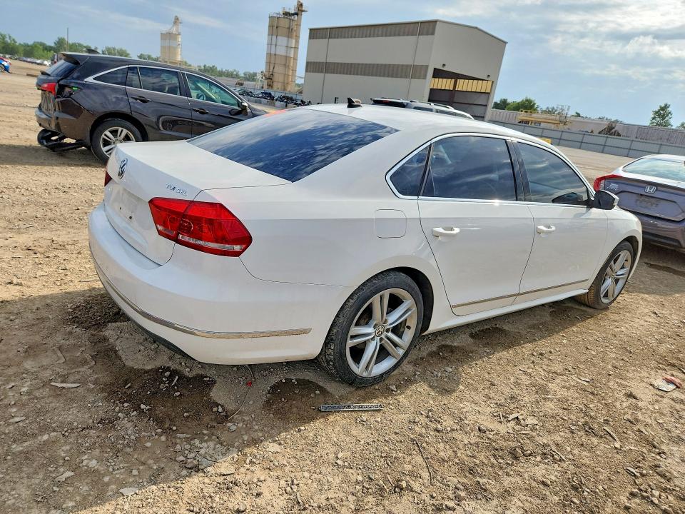 56135076 :رقم المزاد ، 1VWCN7A33EC113301 vin ، 2014 Volkswagen Passat مزاد بيع