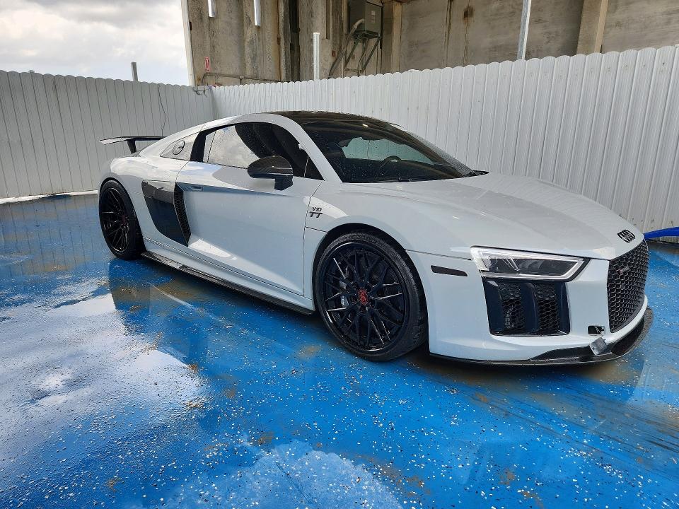 57210836 :رقم المزاد ، WUAKBAFXXH7903954 vin ، 2017 Audi R8 مزاد بيع