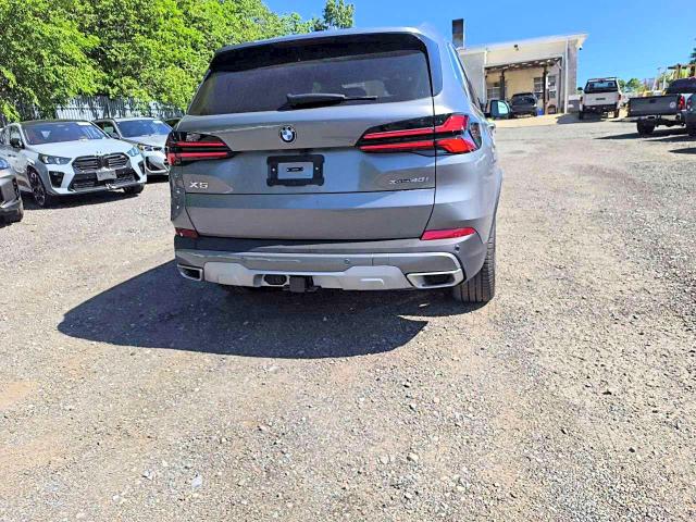 55637186 :رقم المزاد ، 5UX23EU09T9298683 vin ، 2026 Bmw X5 مزاد بيع