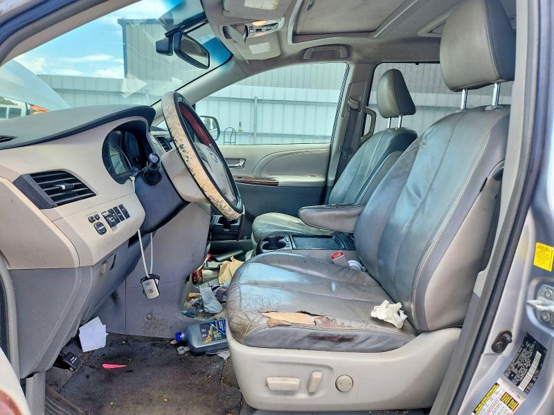 58025666 :رقم المزاد ، 5TDDK3DC1BS020016 vin ، 2011 Toyota Sienna مزاد بيع