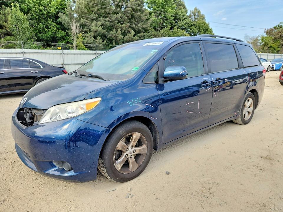 56719646 :رقم المزاد ، 5TDKK3DC0BS164681 vin ، 2011 Toyota Sienna مزاد بيع