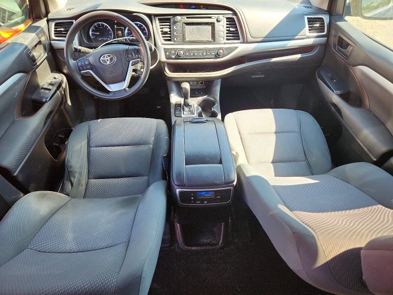 55779616 :رقم المزاد ، 5TDBZRFH7JS898904 vin ، 2018 Toyota Highlander مزاد بيع