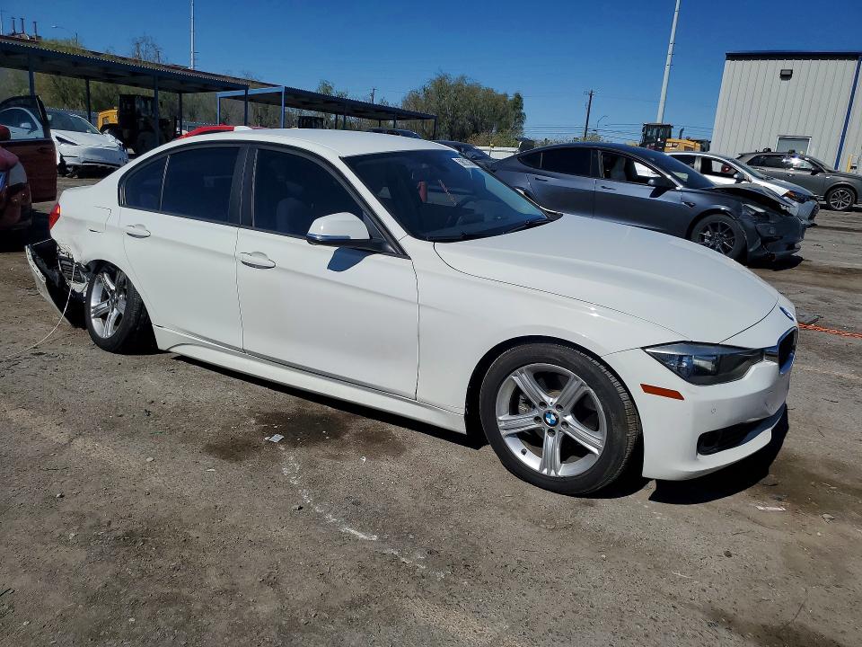 59013066 :رقم المزاد ، WBA3B1C55FK139474 vin ، 2015 Bmw 320 مزاد بيع