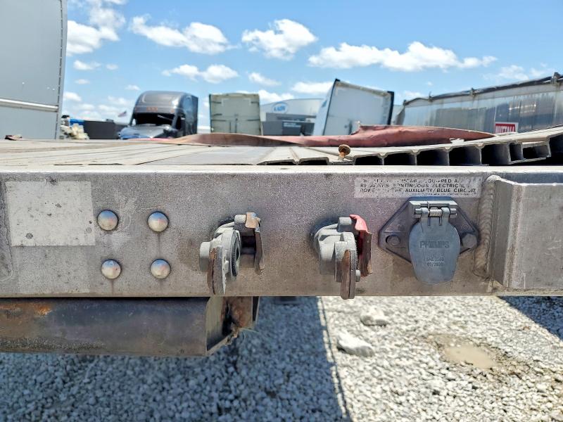 Продажа на аукционе авто 2003 Utility Trailer Trailer, vin: 1UYFS24823A000727, номер лота: 56418116