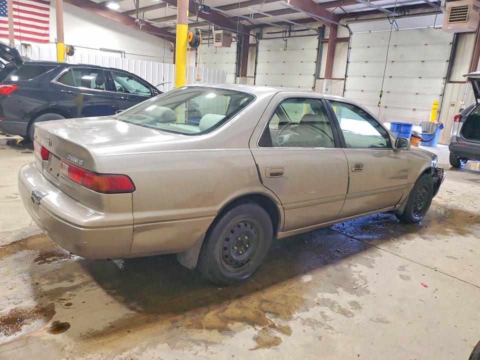 56448976 :رقم المزاد ، 4T1BG22K1XU415373 vin ، 1999 Toyota Camry مزاد بيع