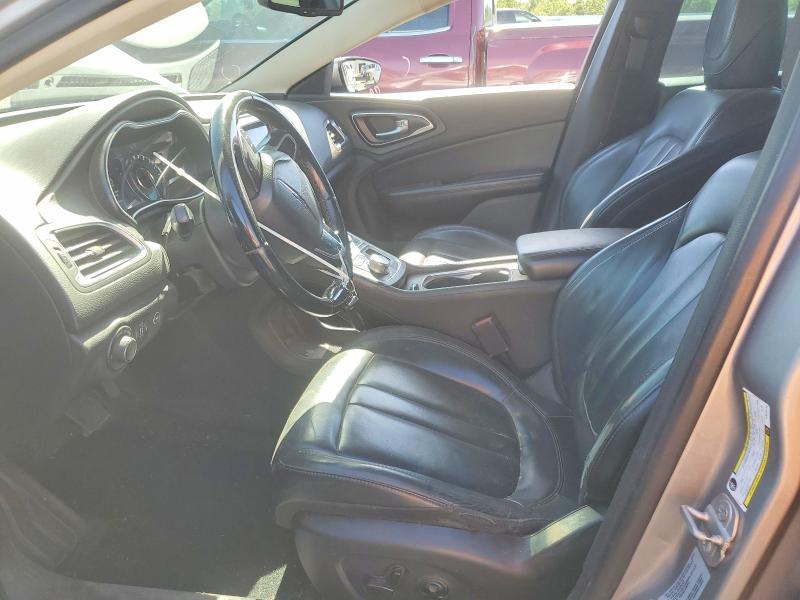 56105916 :رقم المزاد ، 1C3CCCAB8HN510119 vin ، 2017 Chrysler 200 مزاد بيع