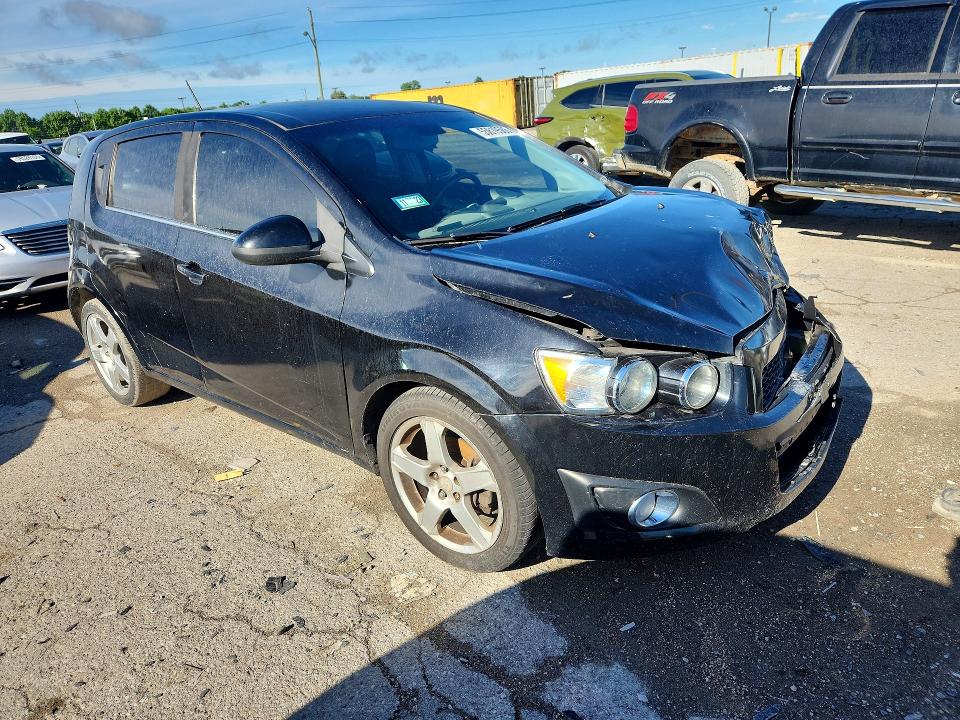 55819586 :رقم المزاد ، 1G1JE6SB1G4139203 vin ، 2016 Chevrolet Sonic مزاد بيع