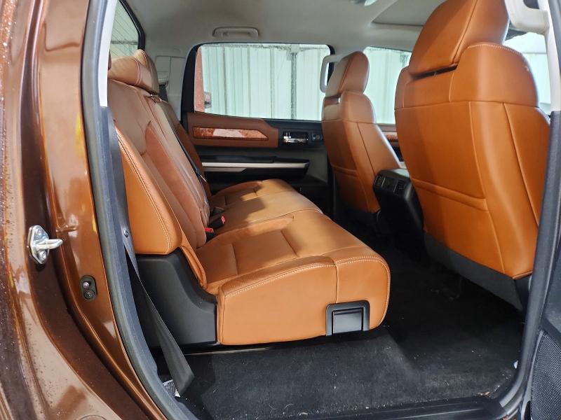 57408556 :رقم المزاد ، 5TFGW5F18HX227594 vin ، 2017 Toyota Tundra مزاد بيع