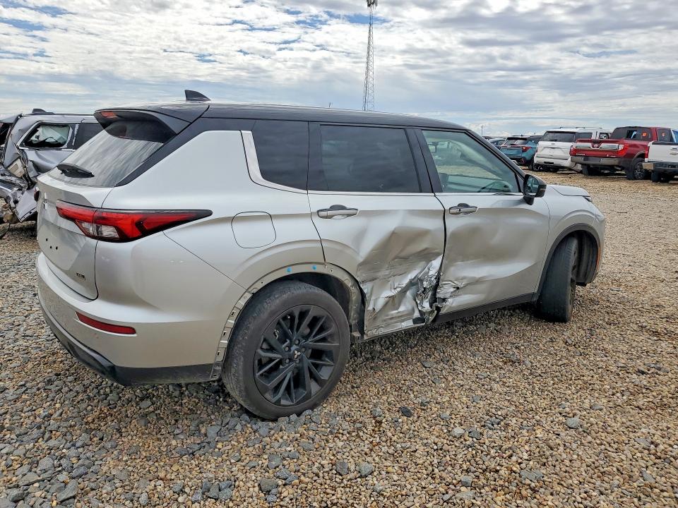 56176786 :رقم المزاد ، JA4J3VA85PZ042208 vin ، 2023 Mitsubishi Outlander مزاد بيع