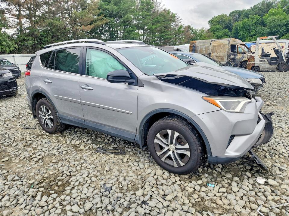 58715616 :رقم المزاد ، 2T3BFREV0JW710772 vin ، 2018 Toyota Rav4 مزاد بيع