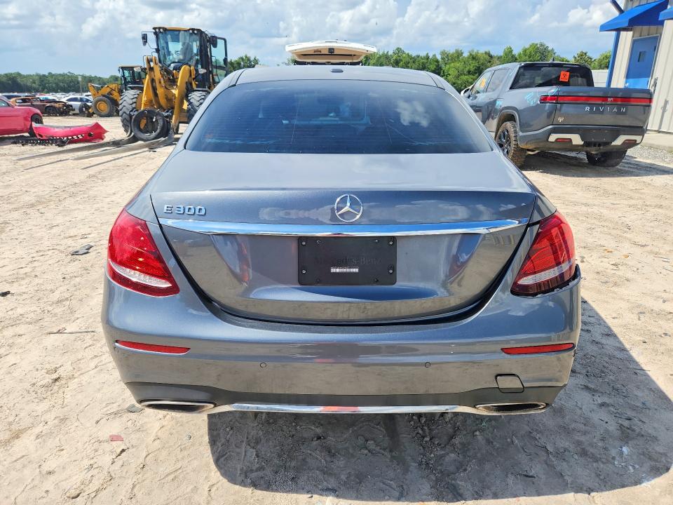 58406306 :رقم المزاد ، WDDZF4JB4HA078497 vin ، 2017 Mercedes-benz E مزاد بيع