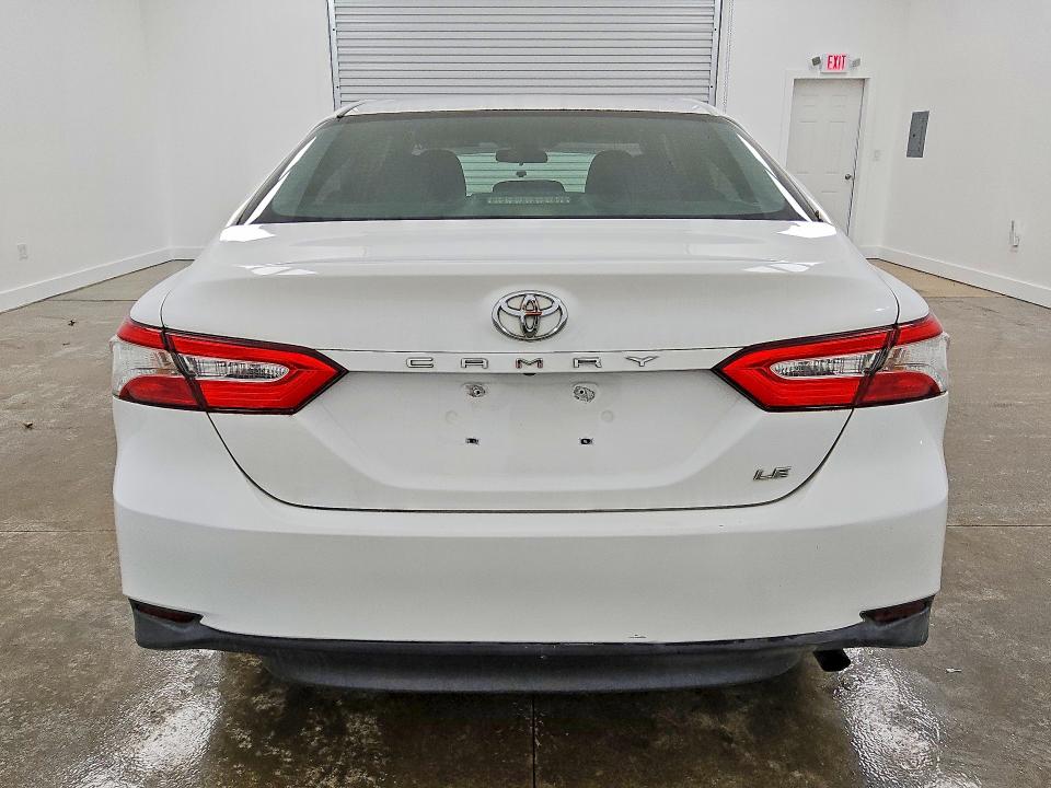 Продаж на аукціоні авто 2018 Toyota Camry, vin: 4T1B11HK1JU627961, номер лоту: 57929676