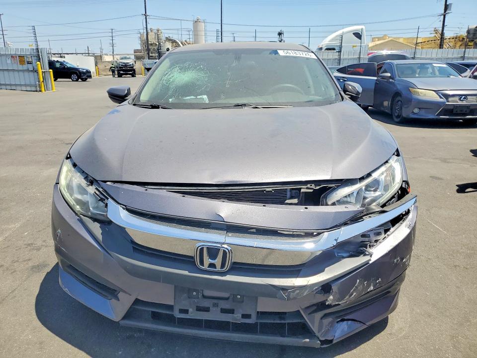 56183726 :رقم المزاد ، 2HGFC2F53JH608982 vin ، 2018 Honda Civic مزاد بيع