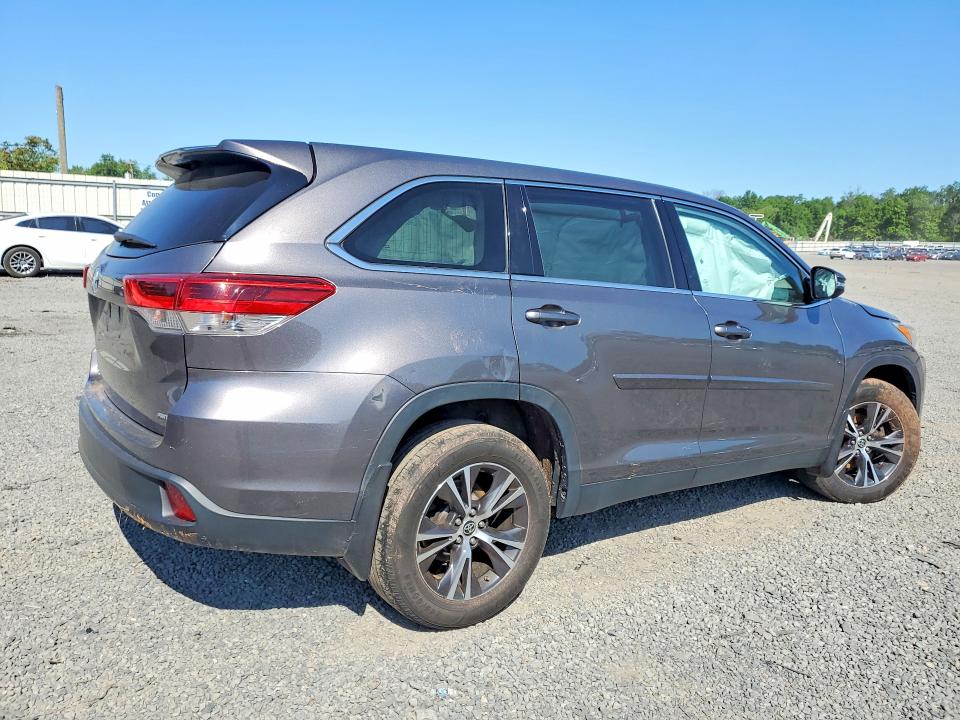 55307226 :رقم المزاد ، 5TDBZRFH9KS747483 vin ، 2019 Toyota Highlander مزاد بيع