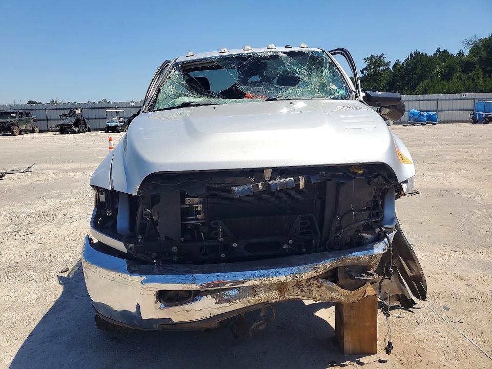 56063516 :رقم المزاد ، 3C6MR5AJ5JG221321 vin ، 2018 Ram 2500 مزاد بيع