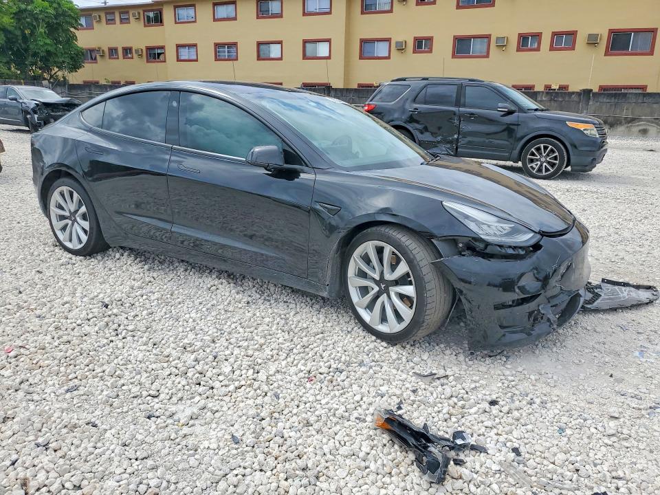 56734446 :رقم المزاد ، 5YJ3E1EB6JF184636 vin ، 2018 Tesla Model 3 مزاد بيع
