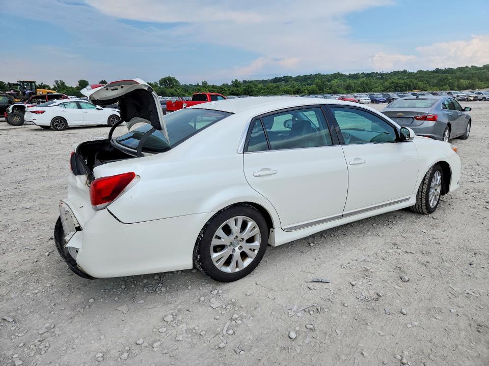 58772126 :رقم المزاد ، 4T1BK3DB3BU377218 vin ، 2011 Toyota Avalon مزاد بيع