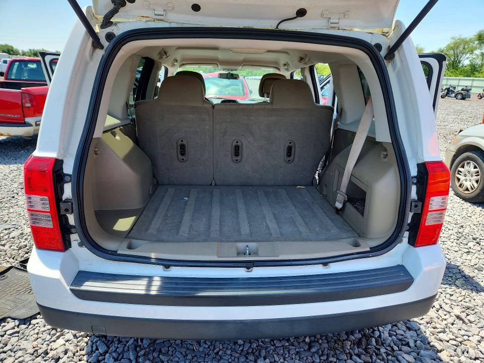 58575976 :رقم المزاد ، 1J4NF1GB9BD221796 vin ، 2011 Jeep Patriot مزاد بيع