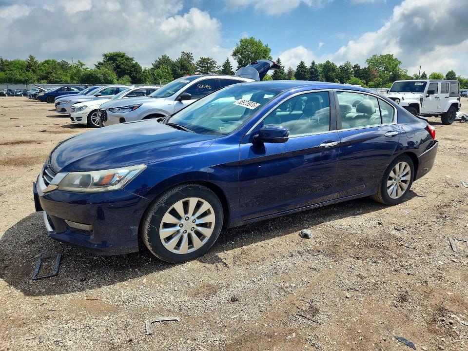 Auction sale of the 2015 Honda Accord, vin: 1HGCR2F7XFA245024, lot number: 55973976