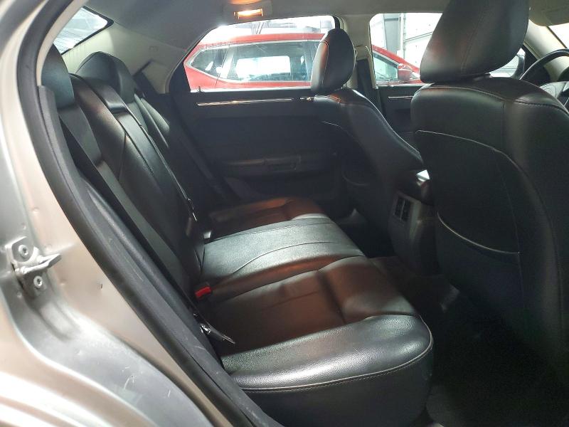 56451206 :رقم المزاد ، 2C3CK5CV4AH181763 vin ، 2010 Chrysler 300 مزاد بيع