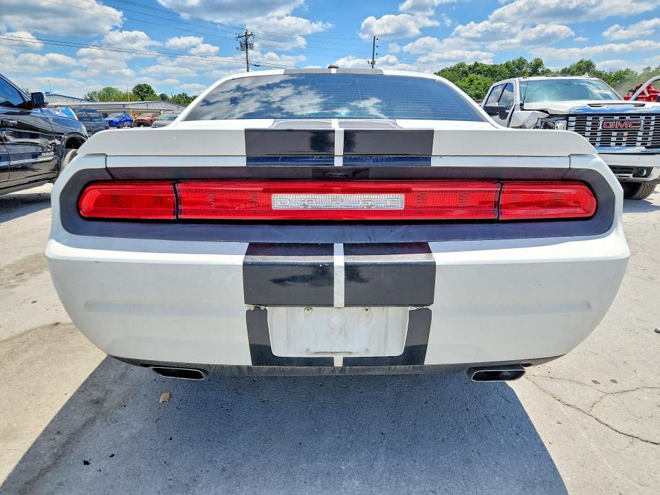 56151936 :رقم المزاد ، 2B3CJ4DG7BH596734 vin ، 2011 Dodge Challenger مزاد بيع