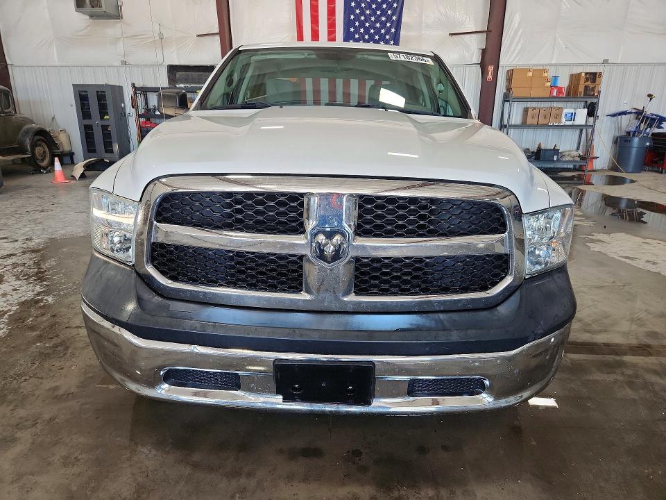 57182366 :رقم المزاد ، 1C6RR7KM8JS228024 vin ، 2018 Ram 1500 مزاد بيع